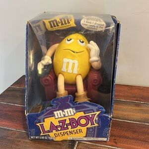 ⭐️ New in Box 1999 M&M’s La-Z-Boy Recliner Dispenser